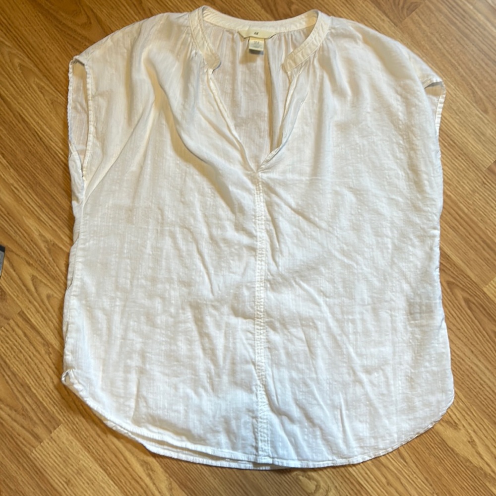 H&M white v neck blouse